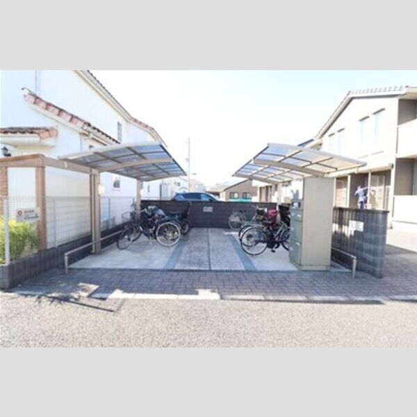 ユグドラシル 駐輪場