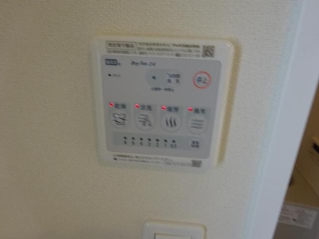 Ｆａｍｉｌｉｅ　Ｓｕｙａｍａ201号室 浴室乾燥機