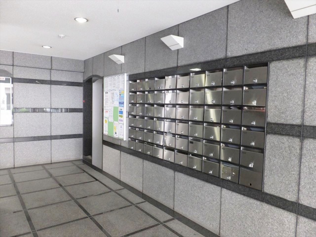 スカイコート横浜駅西口404号室 メールボックス