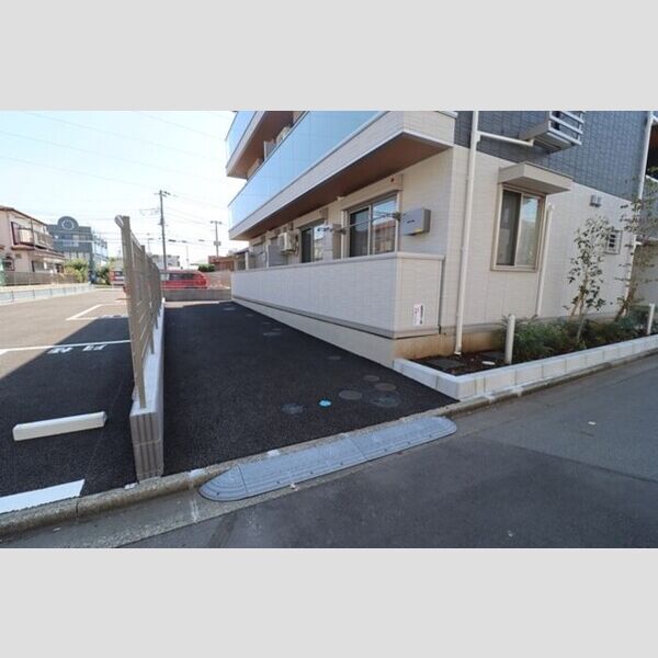 プランドール 駐車場
