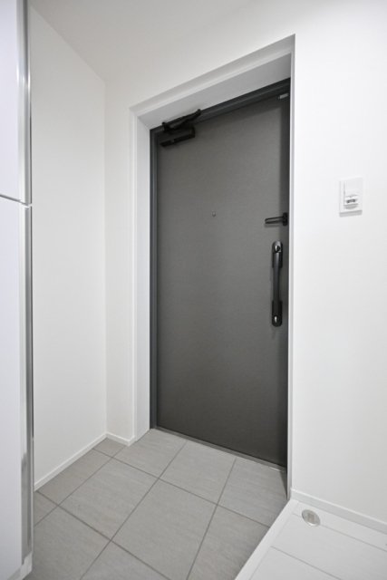 Ｔｈｅ　Ｒｅｓｉｄｅｎｃｅ　Ｎｉｈｏｎｂａｓｈｉ地下1階 玄関