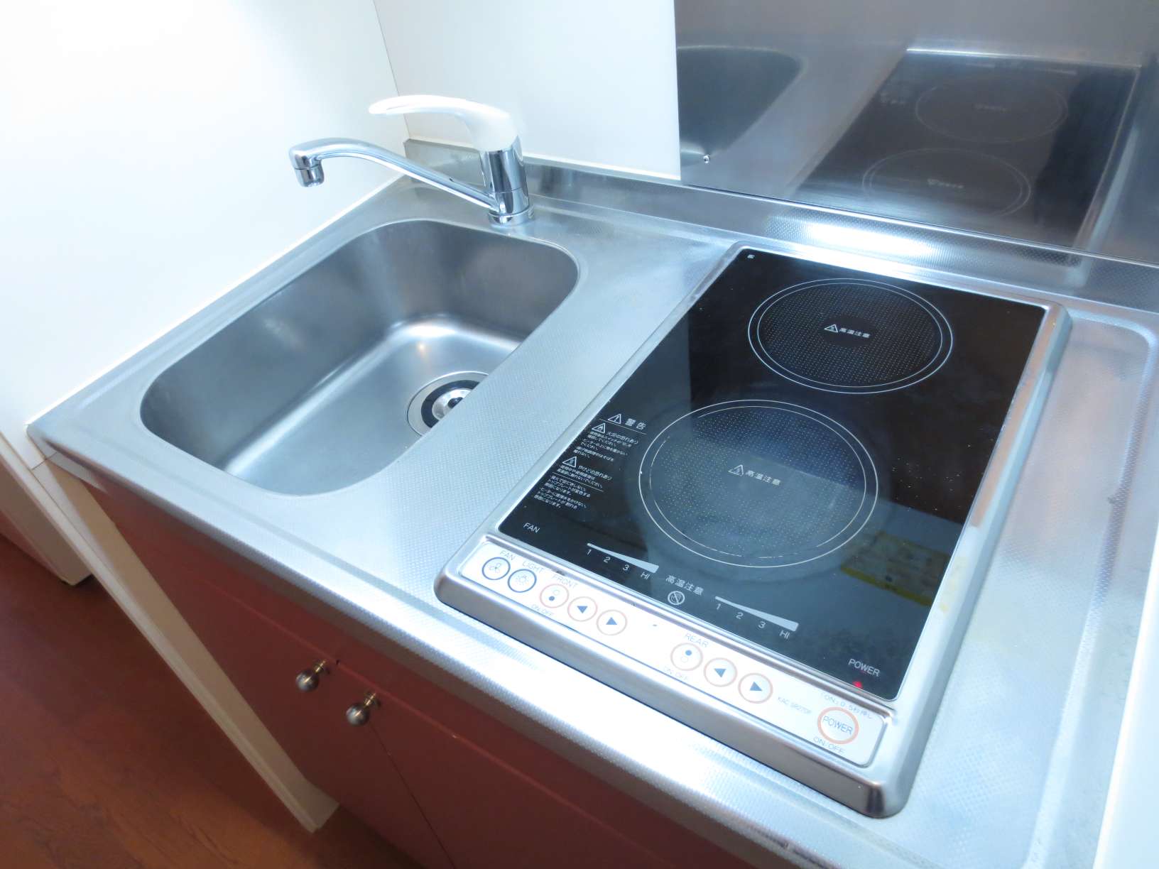 レオパレスサンハイムⅡ203号室 屋根付き駐輪場