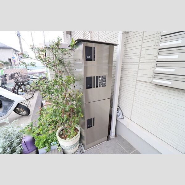 a la maison (アラメゾン) 宅配ボックス