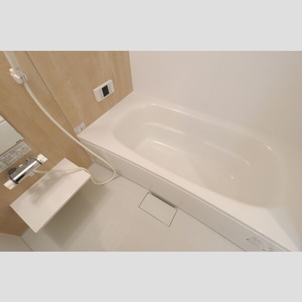 ゼルコバ　Ⅱ101号室 追い炊き給湯1坪タイプ