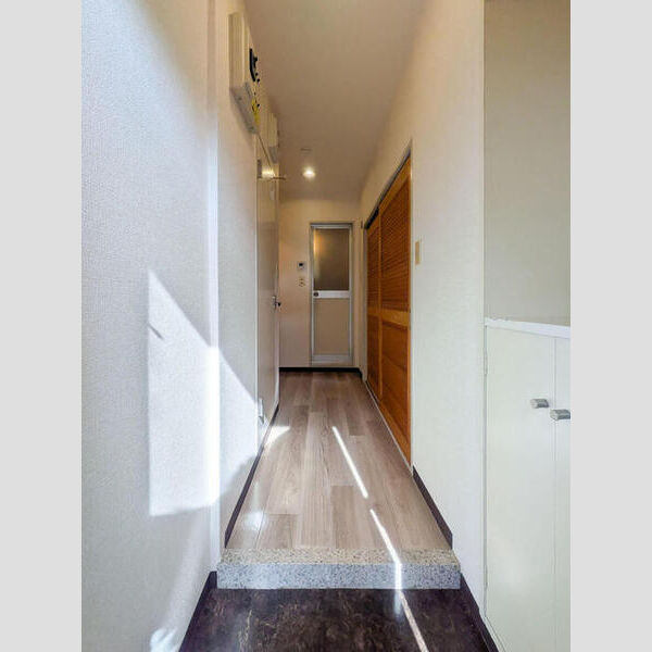 AWAビル202号室 玄関