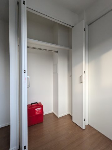 エルファーロ中野富士見町0205号室 収納