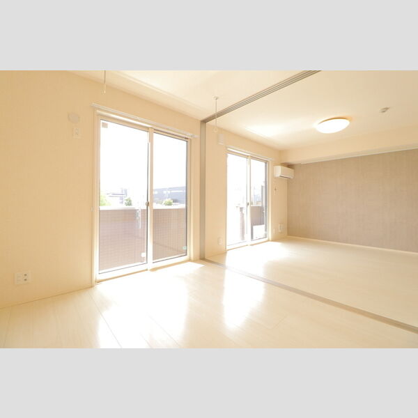 ロイジェントパークス レイクタウン Ⅲ　I 洋室・リビング