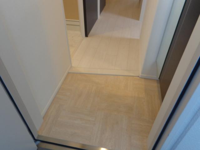 リヴェール（Ｌｉｖｅｒ）302号室 玄関