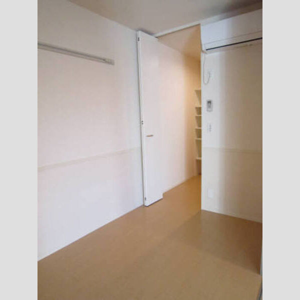 リヴェール エアコン付の洋室