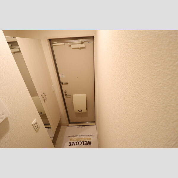 スイートショコラ203号室 玄関