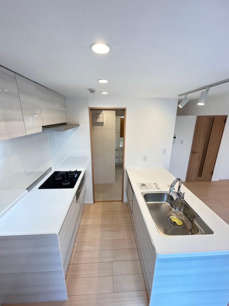 住友検見川ハウスＣ棟 シンクがLDK向きで家事が楽しくなります。食洗器も付いて楽々