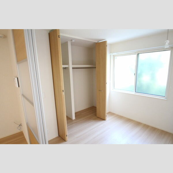 ディアコート本木305号室 リビング