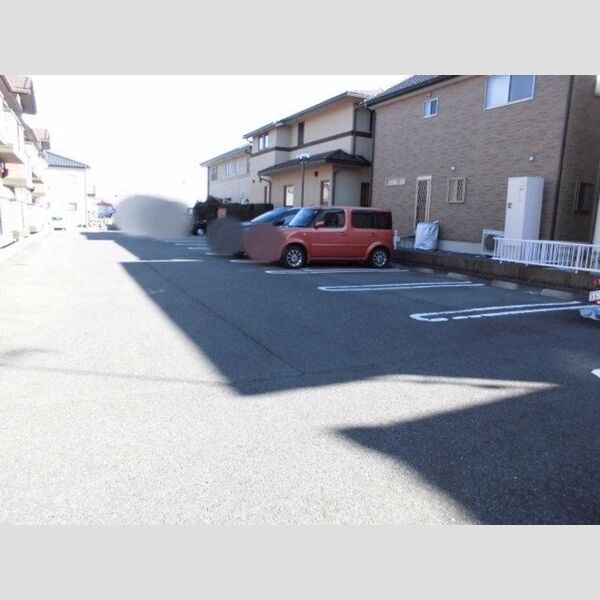 ベルテ サクラ 駐車場