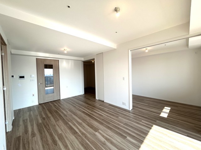 ＨＡＲＵＭＩ　ＦＬＡＧ　ＳＵＮ　ＶＩＬＬＡＧＥ　Ｔ棟4603号室 2025年11月撮影