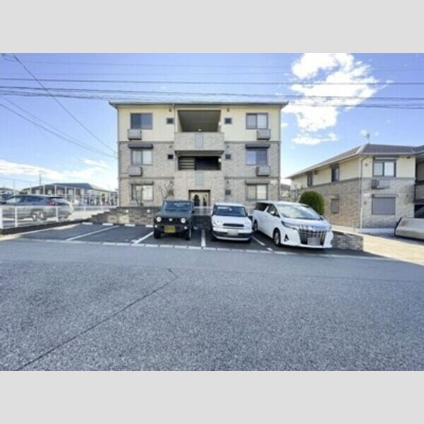 ロジュマン マエバラDEF 駐車場