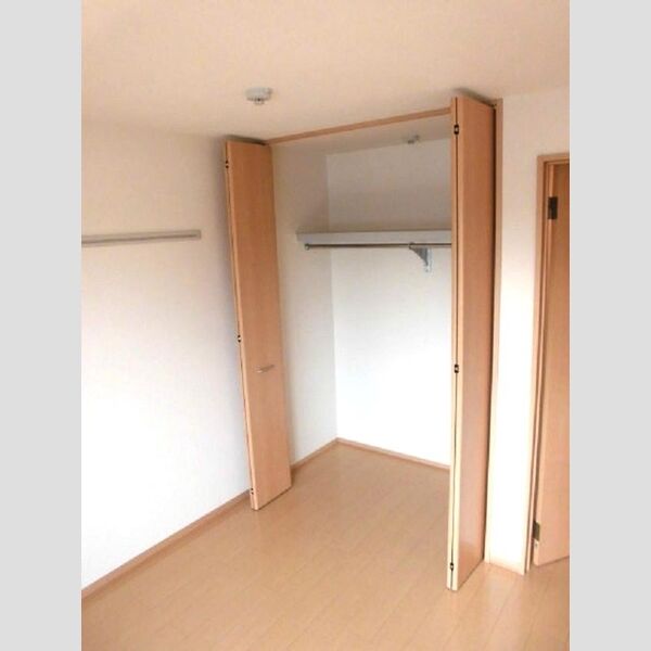 グランフィールドⅢ307号室 クローゼット