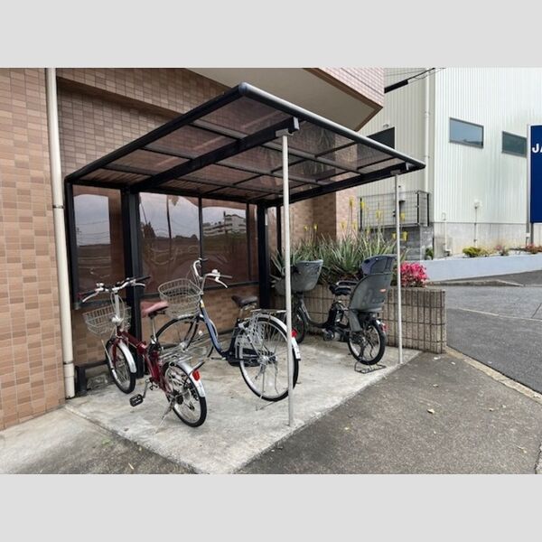 アスティーけやき201号室 駐輪場