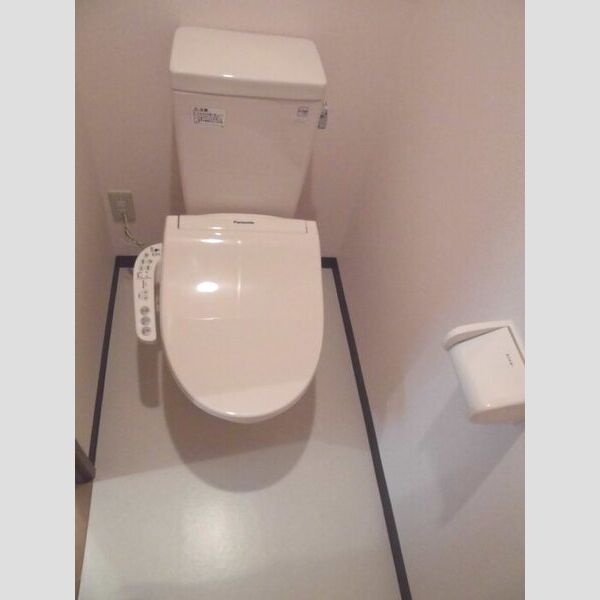 リビングタウン厚木101号室 温水洗浄便座