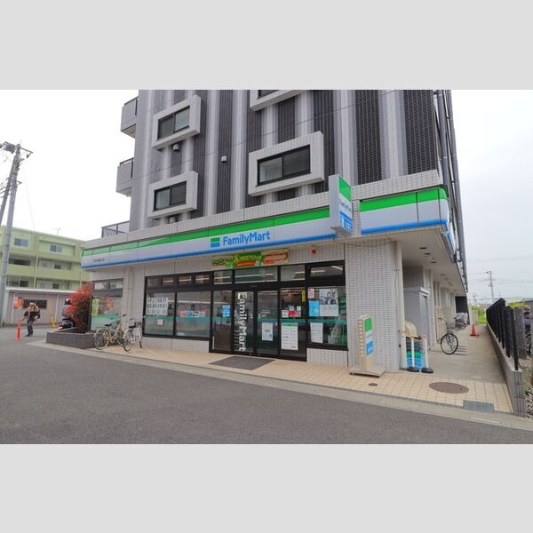 Eclat西大宮/Embellir西大宮　Embellir西大宮203号室 ファミリーマート　西大宮駅南口店