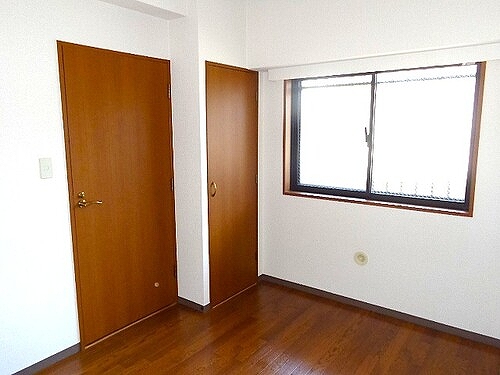 リヴィエルバーグ西大島3階 洋室約5.4畳　※前回募集時2015年5月撮影