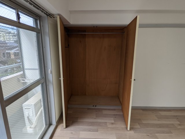 ハナブサマンション210号室 収納