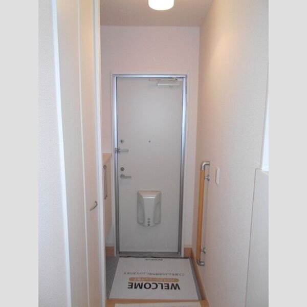 ウイングコート 玄関