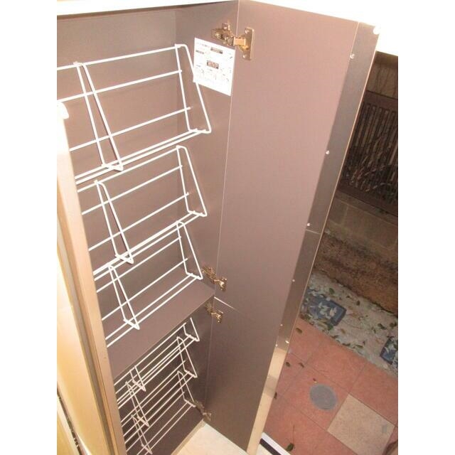 ボンブラン白楽1階 玄関