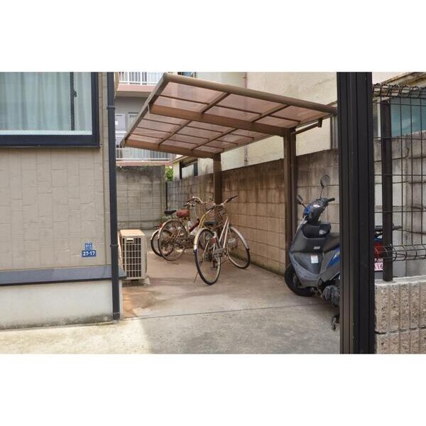 シャンテ鵜の木101号室 駐車場