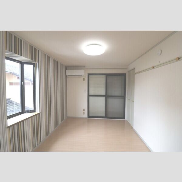 グランディール富士　Ⅲ 洋室6帖(バルコニー側)