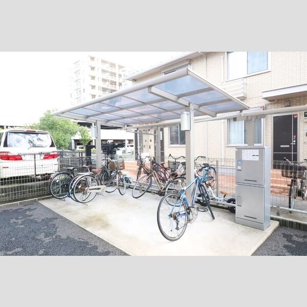 ファンディーナ302号室 駐輪場