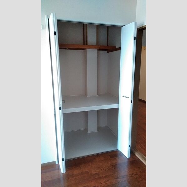 グランメール藤原 洋室①収納