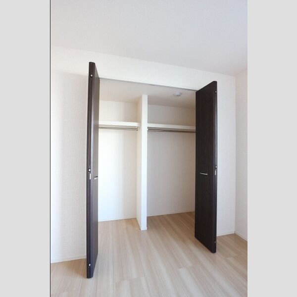 コンフォールコート103号室 クローゼット