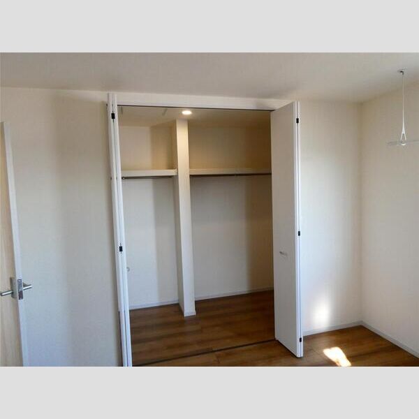 リーブルファイン相模町 収納