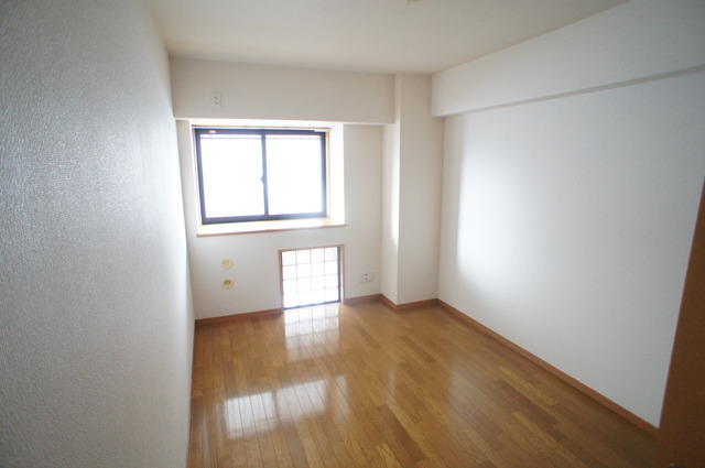 グランコート蘇我0606号室 リビング