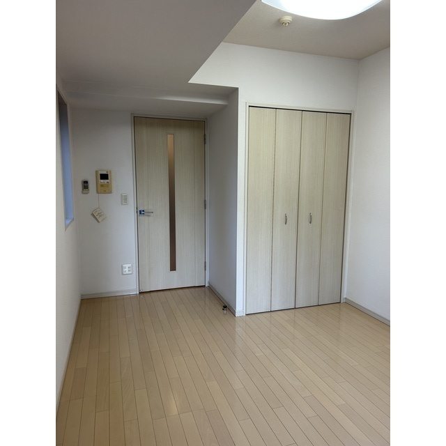 Ｒｉｓｉｎｇ　ｐｌａｃｅ石川町 リビング