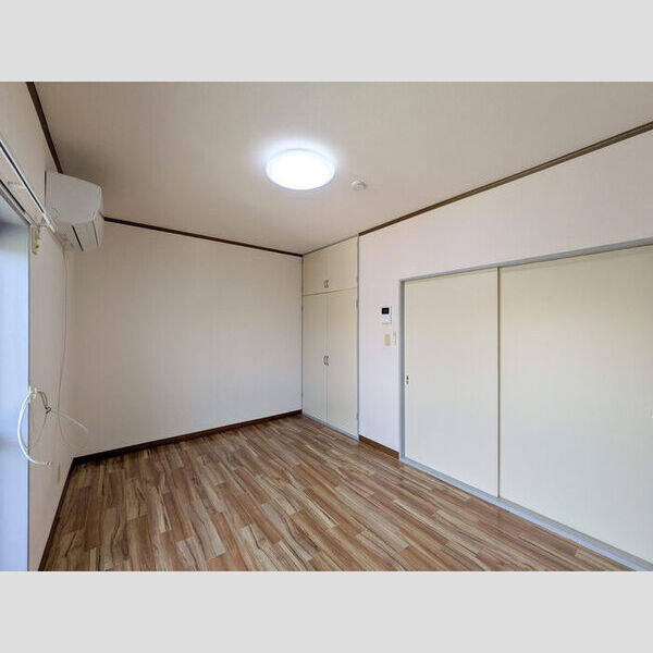 コンフォール大牧207号室 洋室