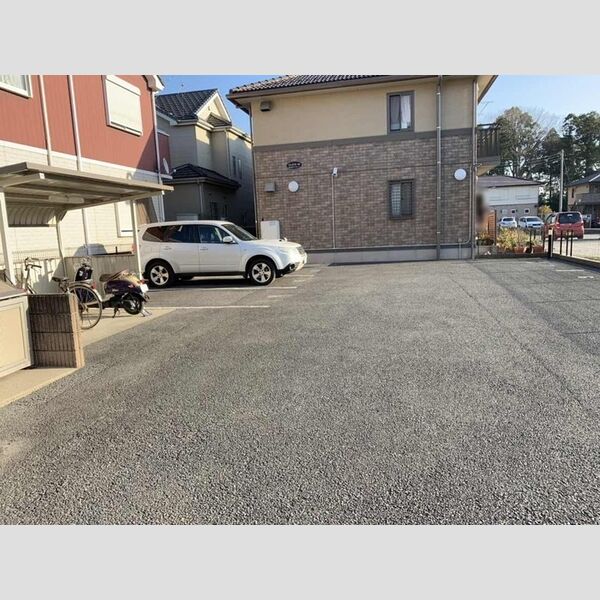 リュミエール203号室 駐車場