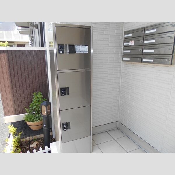 プルメリア 宅配ボックス