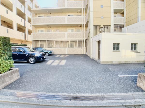 ＭＯＭＯＫＩ2階 駐車場