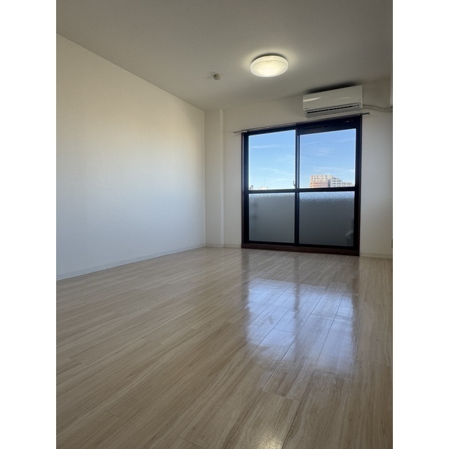 サン・ファミーユ5階 内観