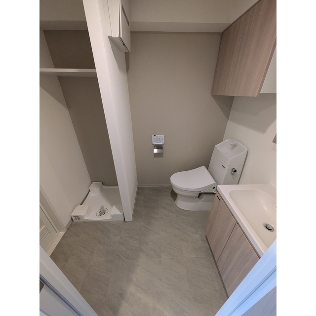 プレール・ドゥーク横濱子安403号室 内観