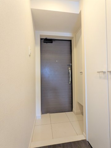 プレミアムキューブ東十条アリア 玄関