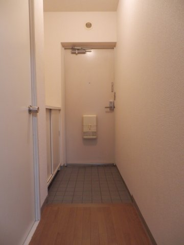 エスポワール白川0201号室 玄関