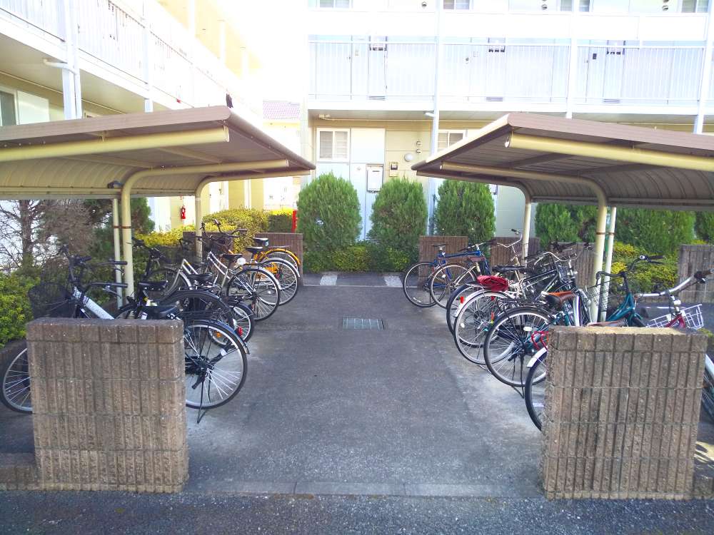 レオパレスグランドゥールＡ106号室 駐輪場