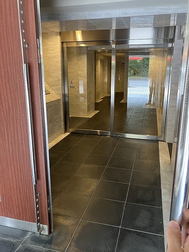 ウィンシティ鶴見中央 エントランス