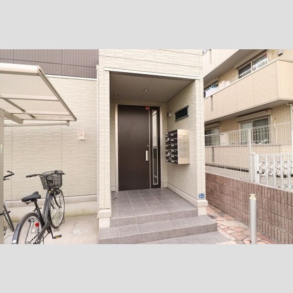 ブランドール高島平 オートロックエントランス