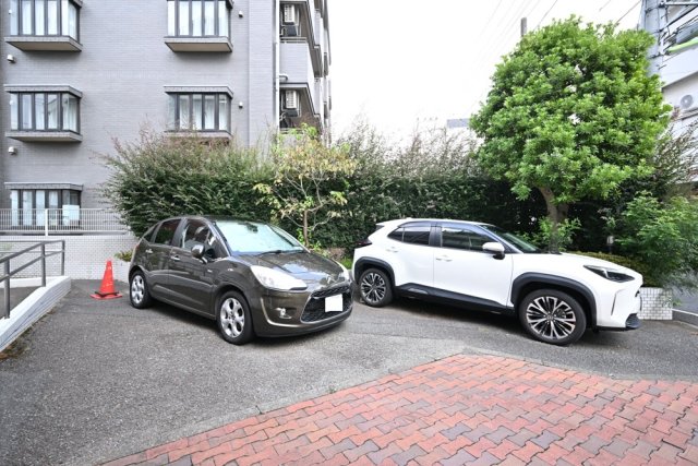 グリュック二子玉川 駐車場