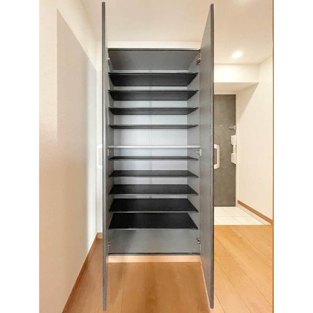 アーバハイツ六町環七北通り0604号室 靴箱