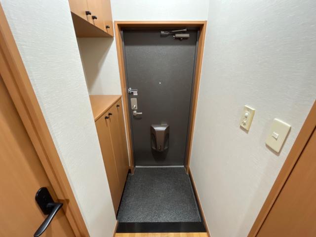 ピアリーハイム102号室 玄関