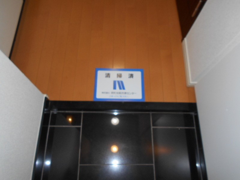 グリフィン横浜・反町公園参番館2階 玄関